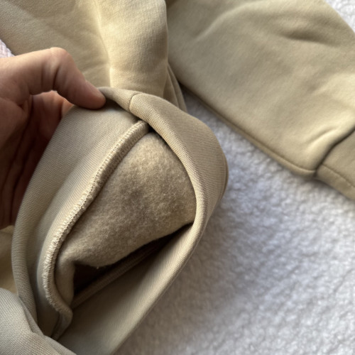 Утепленный детский костюм бежевого цвета 104 размер