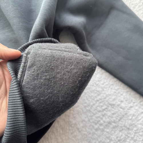 Утеплений дитячий костюм темно-сірого кольору 104 розмір